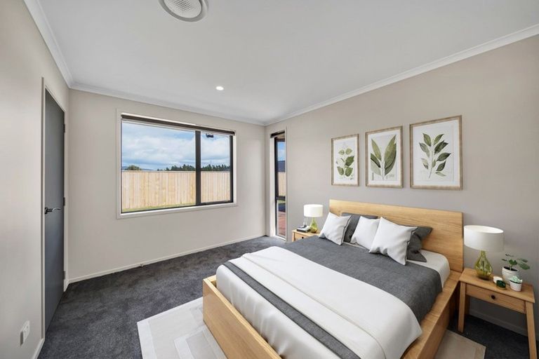 Photo of property in 33 Honeyfield Drive, Whalers Gate, New Plymouth, 4310