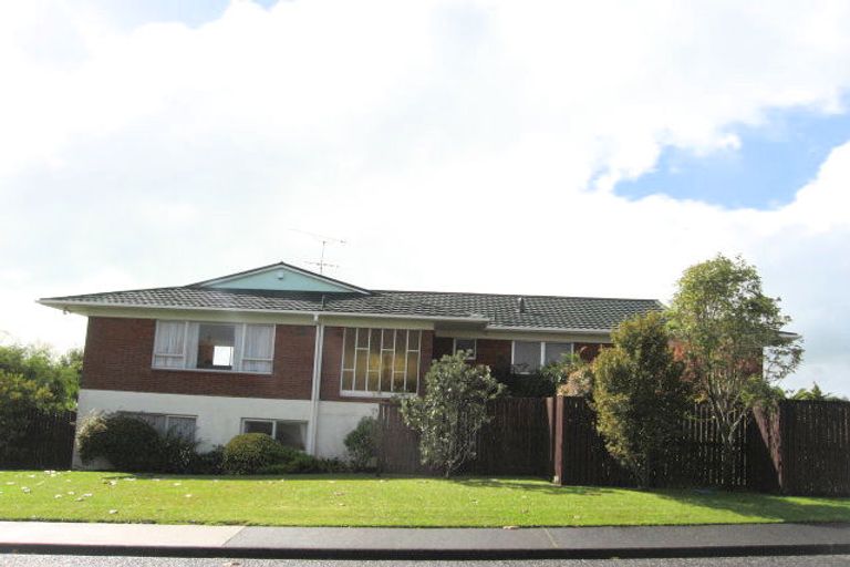 Photo of property in 17 Paisley Street, Mellons Bay, Auckland, 2014