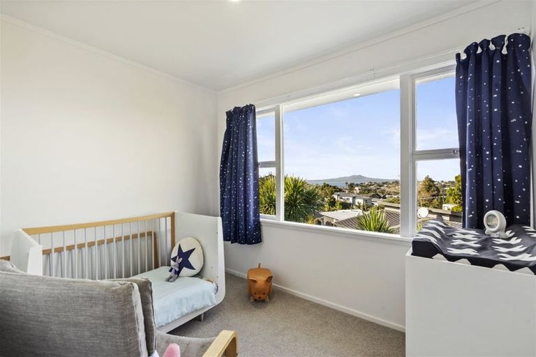 Photo of property in 1/306 Beach Road, Campbells Bay, Auckland, 0630