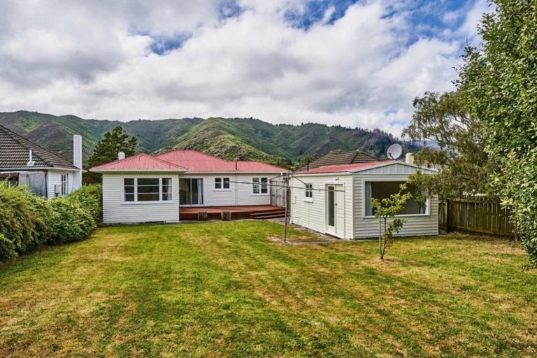 Photo of property in 39 Westminster Road, Wainuiomata, Lower Hutt, 5014