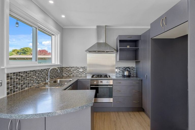 Photo of property in 18 Bideford Place, Dallington, Christchurch, 8061