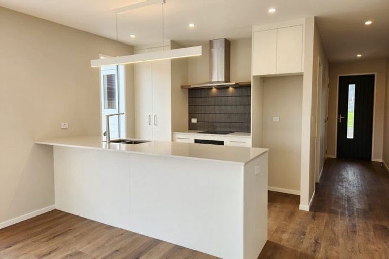 Photo of property in 3 Pahiki Crescent, Levin, 5510