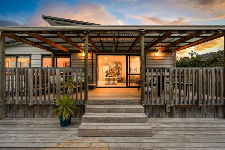 Photo of property in 7 Wautaiti Drive, Riverhead, 0820