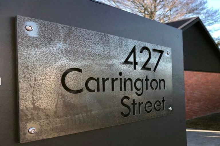 Photo of property in 427 Carrington Street, Upper Vogeltown, New Plymouth, 4310