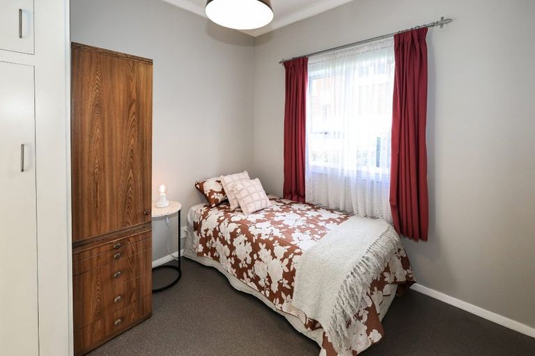 Photo of property in 90 Middleton Road, Kew, Dunedin, 9012