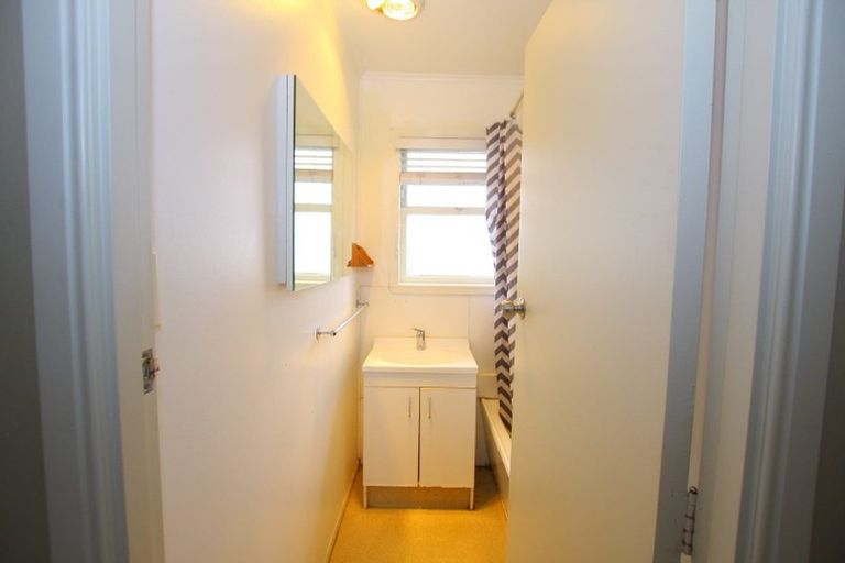 Photo of property in 2/1 Osprey Street, Pakuranga, Auckland, 2010