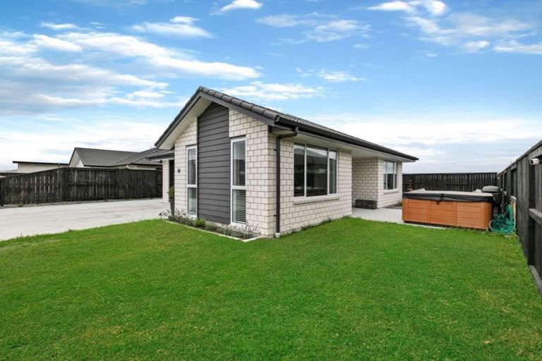 Photo of property in 18 Wahaika Way, Papamoa Beach, Papamoa, 3118