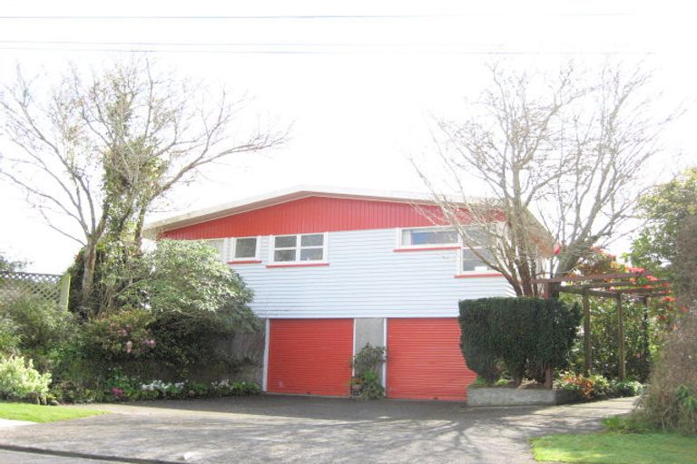 Photo of property in 10 Koromiko Street, Inglewood, 4330