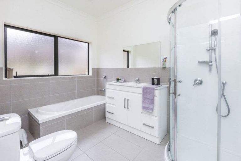 Photo of property in 90 Kirton Drive, Riverstone Terraces, Upper Hutt, 5018