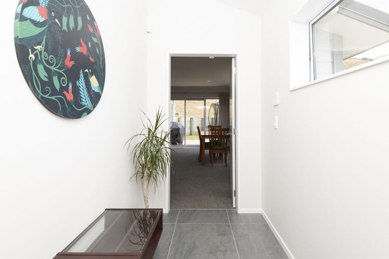 Photo of property in 17 Bickerton Rise, Churton Park, Wellington, 6037