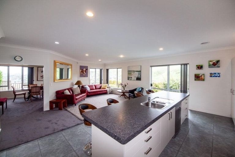 Photo of property in 10 Didsbury Grove, Churton Park, Wellington, 6037