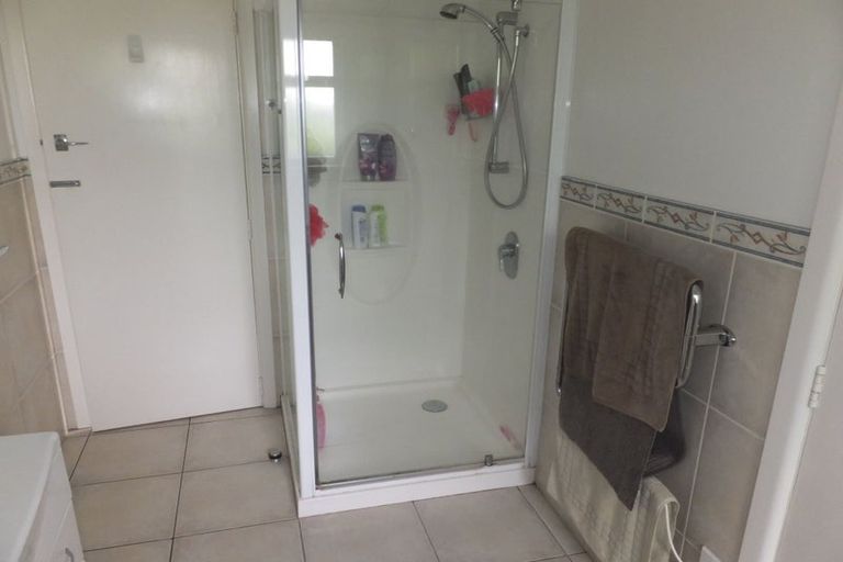 Photo of property in 5 Gladson Avenue, Sockburn, Christchurch, 8042