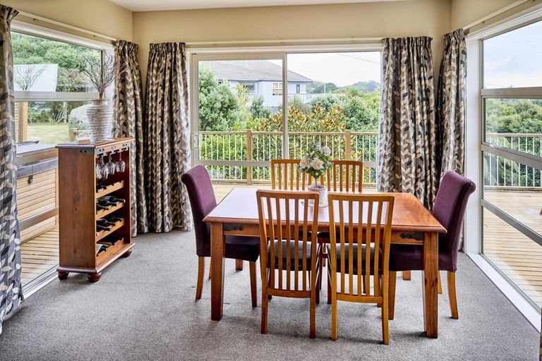 Photo of property in 19 Gray Street, Pukerua Bay, 5026