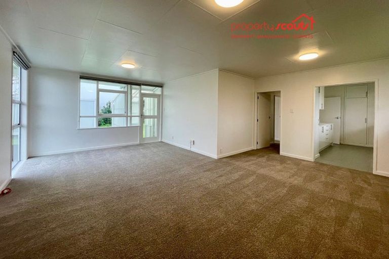 Photo of property in 6 Calgher Avenue, Waitara, 4320