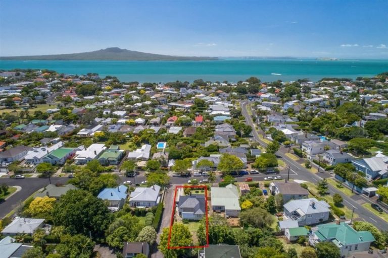 Photo of property in 3 Derby Street, Devonport, Auckland, 0624