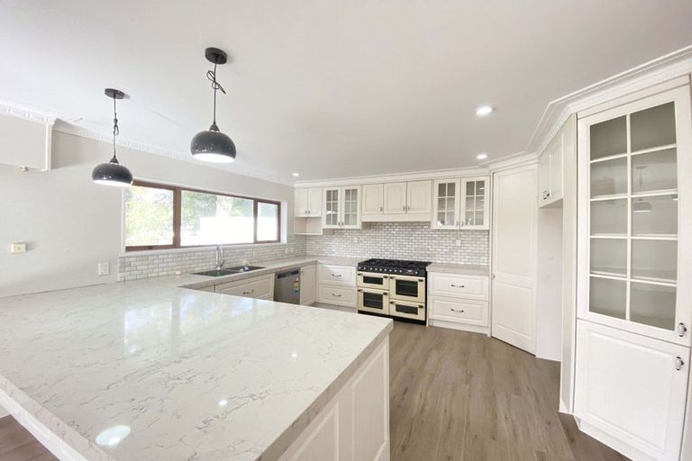 Photo of property in 2 Hogan Street, Pukekohe, 2120