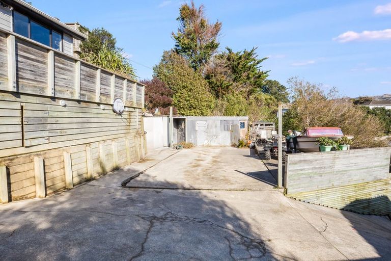 Photo of property in 10 Hereford Street, Cannons Creek, Porirua, 5024