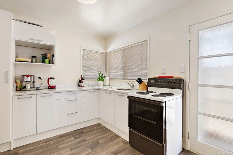 Photo of property in 1/84 Archers Road, Glenfield, Auckland, 0629