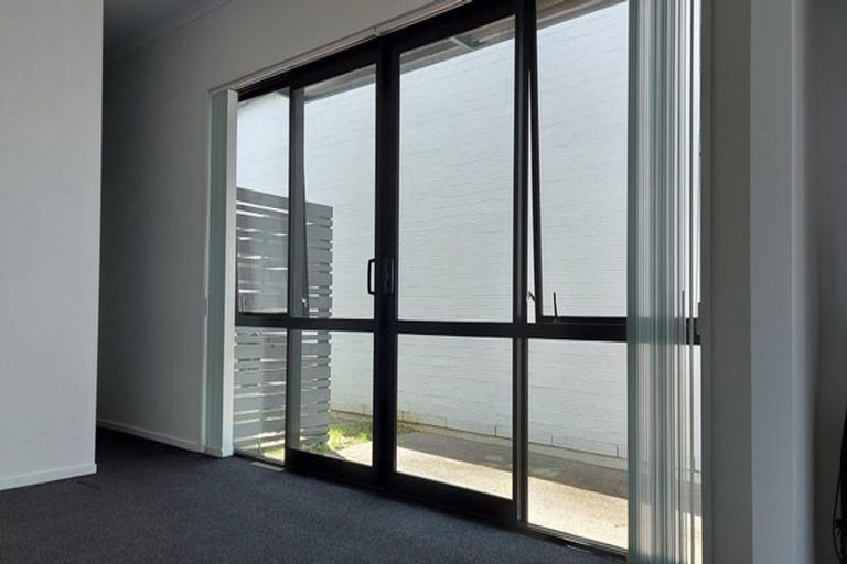 Photo of property in 2 Sacred Kingfisher Road, Hobsonville, Auckland, 0616