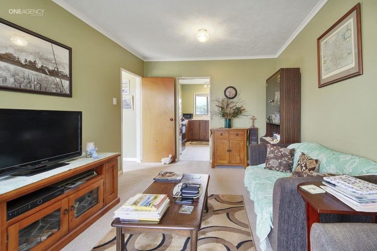 Photo of property in 1b Sylvia Street, Parklands, Christchurch, 8083