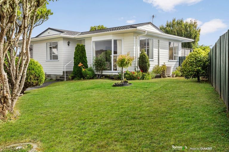 Photo of property in 6 Arima Place, Grenada Village, Wellington, 6037