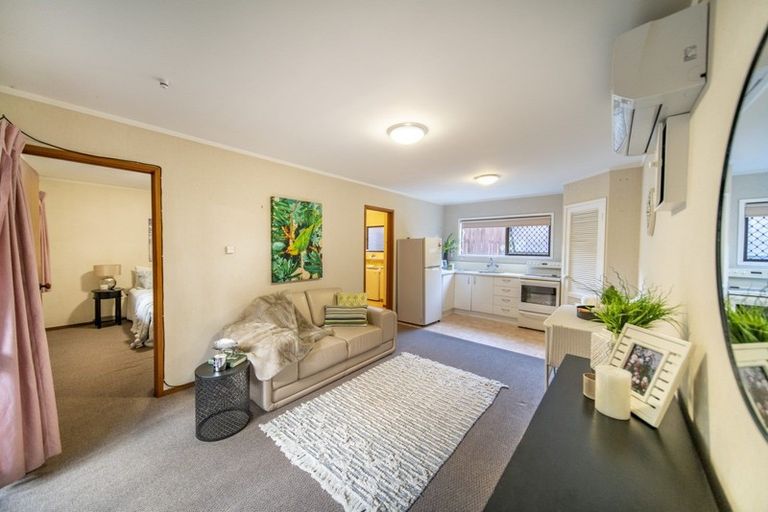 Photo of property in 3 Orinda Close, Botany Downs, Auckland, 2010