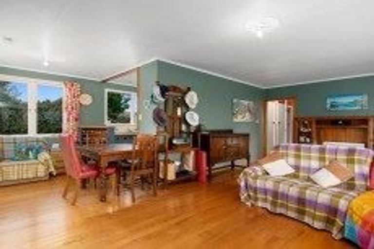 Photo of property in 27 Waikite Road, Welcome Bay, Tauranga, 3112