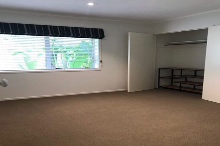 Photo of property in 79 Tawa Road, Kumeu, 0891