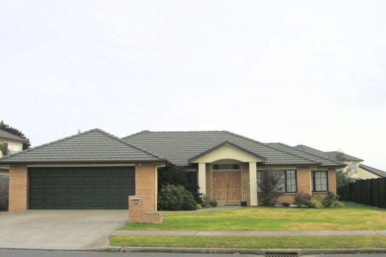 Photo of property in 11 Point View Link, East Tamaki Heights, Auckland, 2016