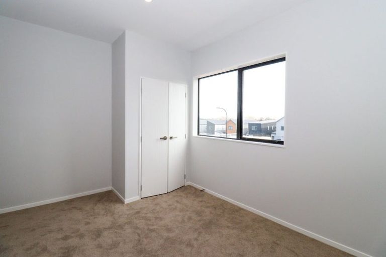 Photo of property in 17 Farranfore Road, Opaheke, Papakura, 2113