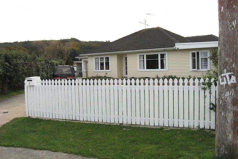 Photo of property in 4 Russell Road, Wainuiomata, Lower Hutt, 5014