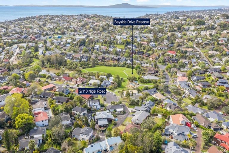 Photo of property in 2/110 Nigel Road, Browns Bay, Auckland, 0630