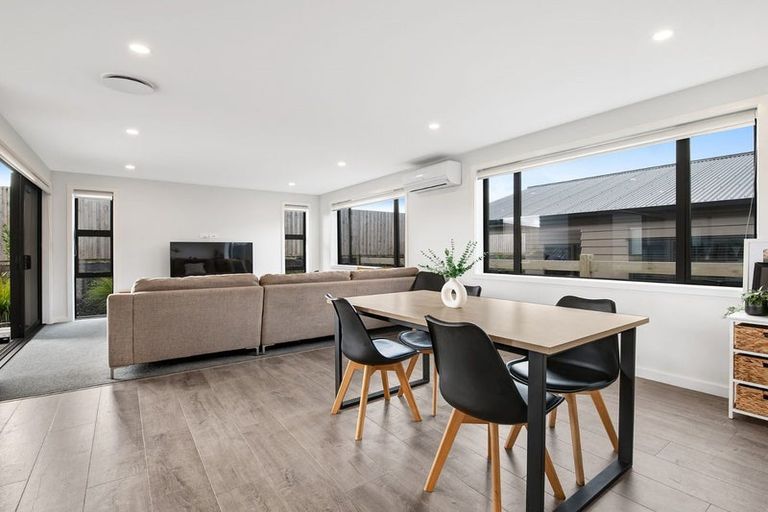 Photo of property in 54 Paparahi Place, Wainui, Silverdale, 0992