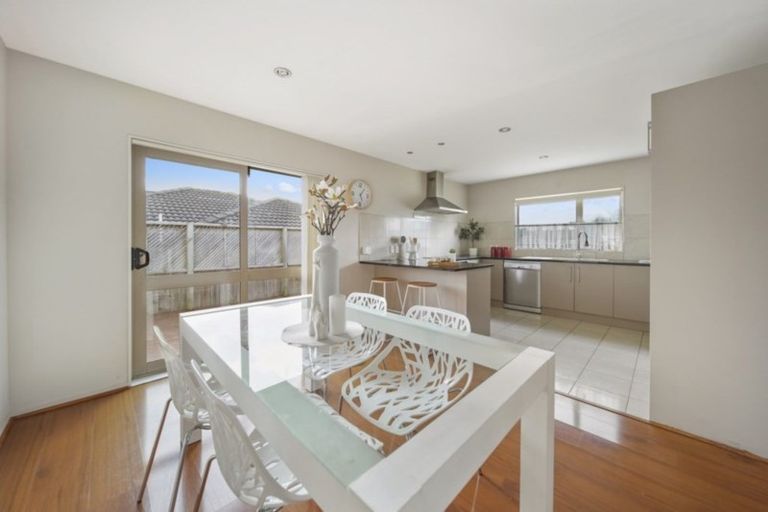 Photo of property in 7 John Broad Place, Flat Bush, Auckland, 2019