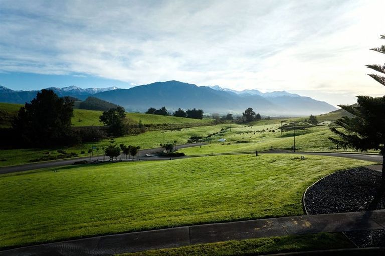 Photo of property in 6 Knowles Crescent, Kaikoura Flat, Kaikoura, 7371