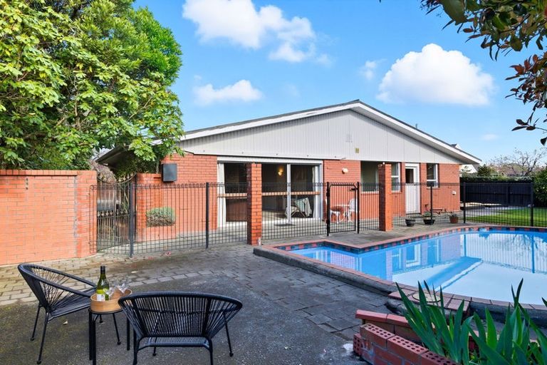 Photo of property in 5c Gilmore Place, Burnside, Christchurch, 8053