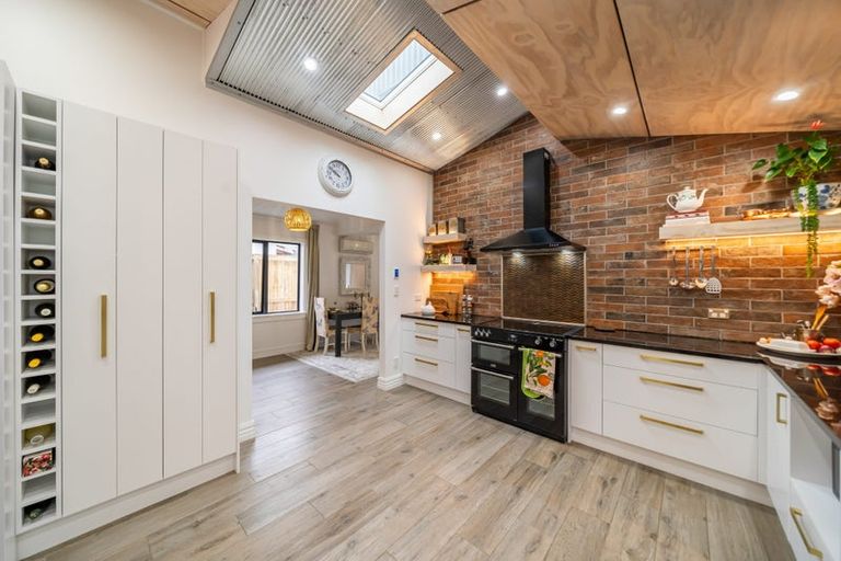 Photo of property in 54 Granville Street, Silverstream, Upper Hutt, 5019