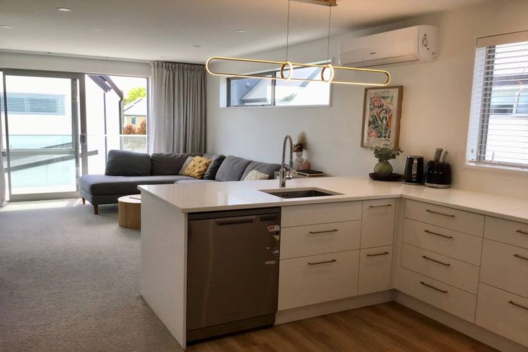 Photo of property in 2/108 Edgeware Road, St Albans, Christchurch, 8014