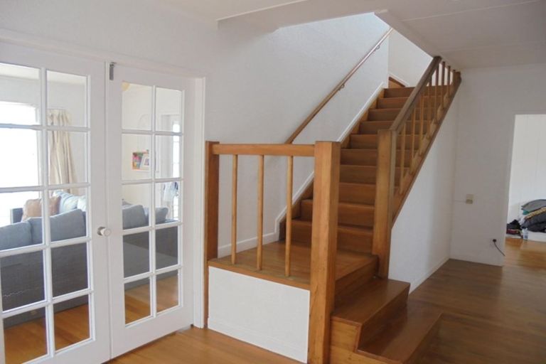 Photo of property in 35a Marine Parade, Seatoun, Wellington, 6022