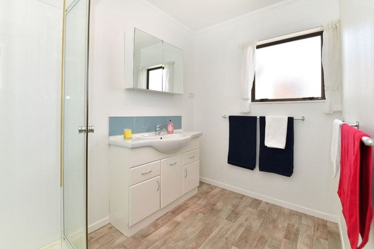 Photo of property in 14 Melandra Road, Stanmore Bay, Whangaparaoa, 0932