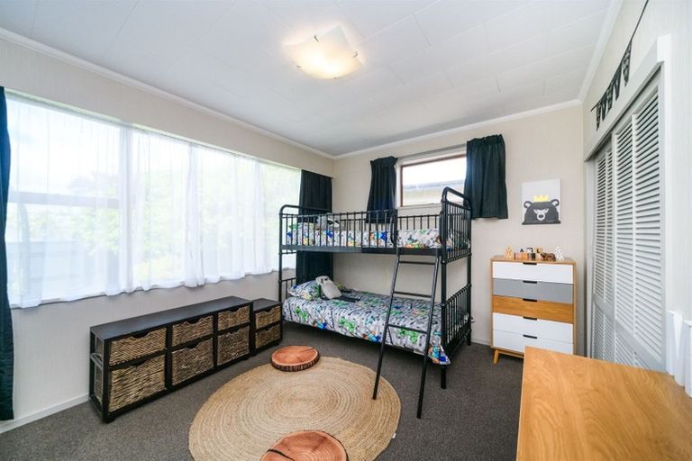 Photo of property in 1 Kimberley Grove, Westbrook, Palmerston North, 4412