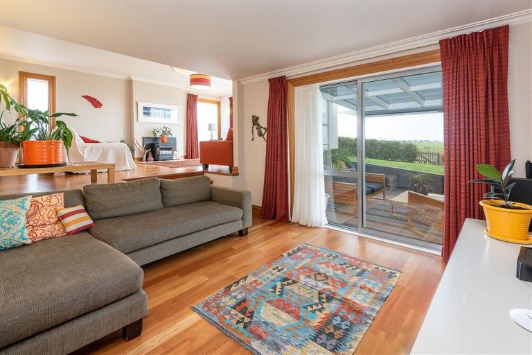 Photo of property in 36 Charles Dickens Drive, Mellons Bay, Auckland, 2014