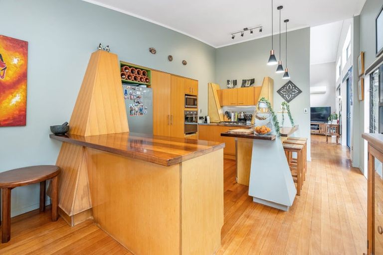 Photo of property in 66 Owhiwa Road, Parua Bay, Onerahi, 0192