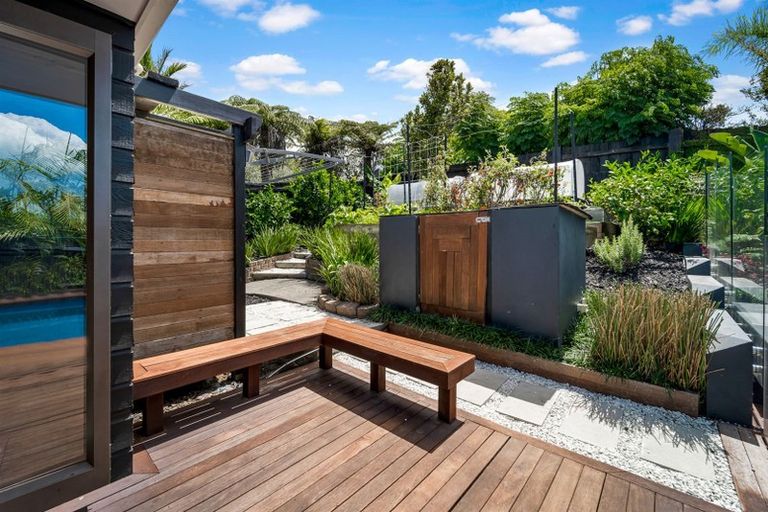 Photo of property in 27 Macnay Way, Murrays Bay, Auckland, 0630