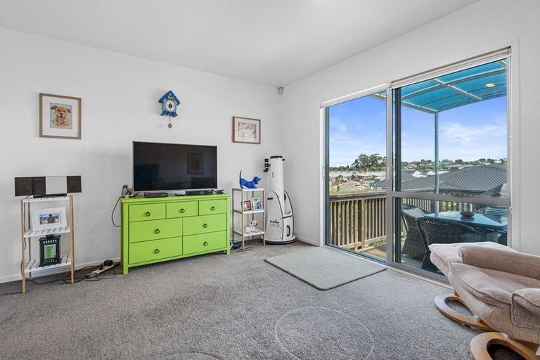 Photo of property in 11 Tee Point, Red Beach, 0932