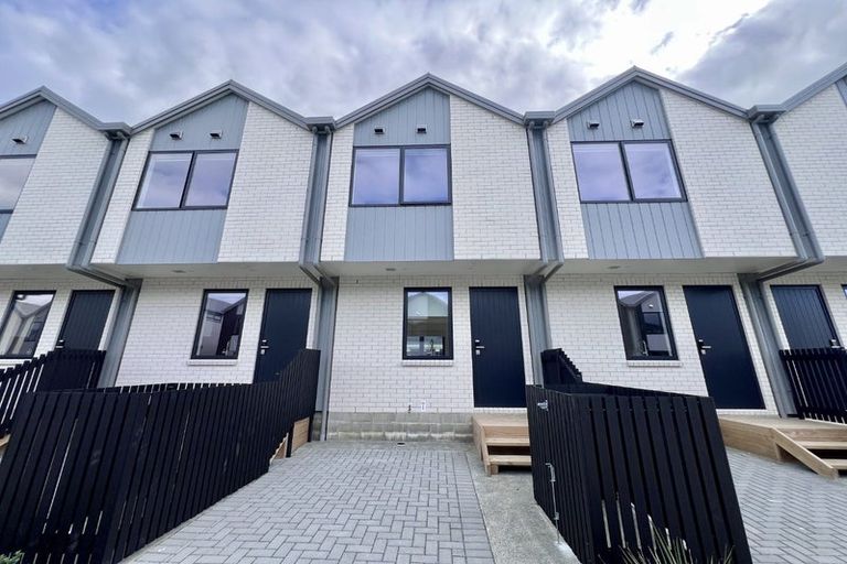 Photo of property in 5/21 Makomako Drive, Orewa, 0931