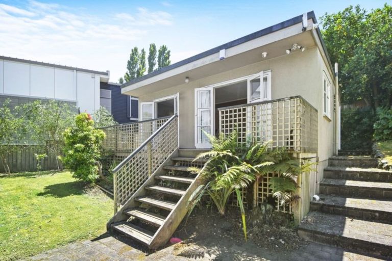 Photo of property in 9 Ingleton Terrace, Fairfield, Hamilton, 3214