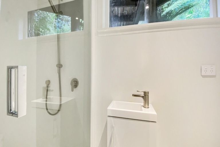 Photo of property in 221 Titirangi Road, Titirangi, Auckland, 0604