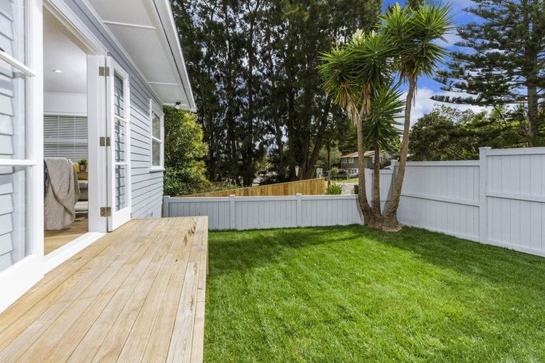 Photo of property in 36 Paramu Avenue, Birkdale, Auckland, 0626