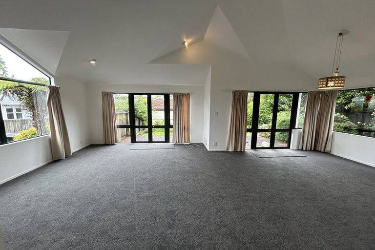 Photo of property in 1/19 Trafalgar Road, Milford, Auckland, 0620